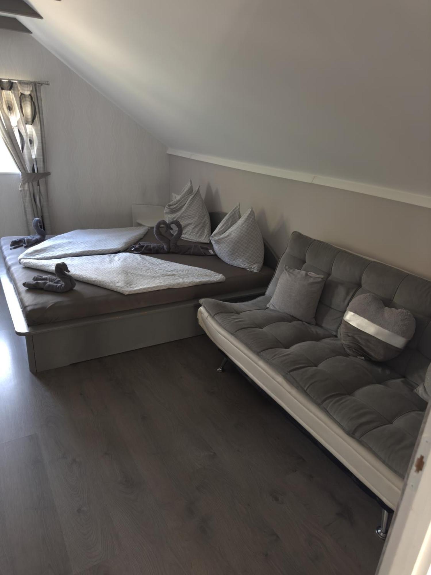 Rozsa Apartman Alsóörs Værelse billede