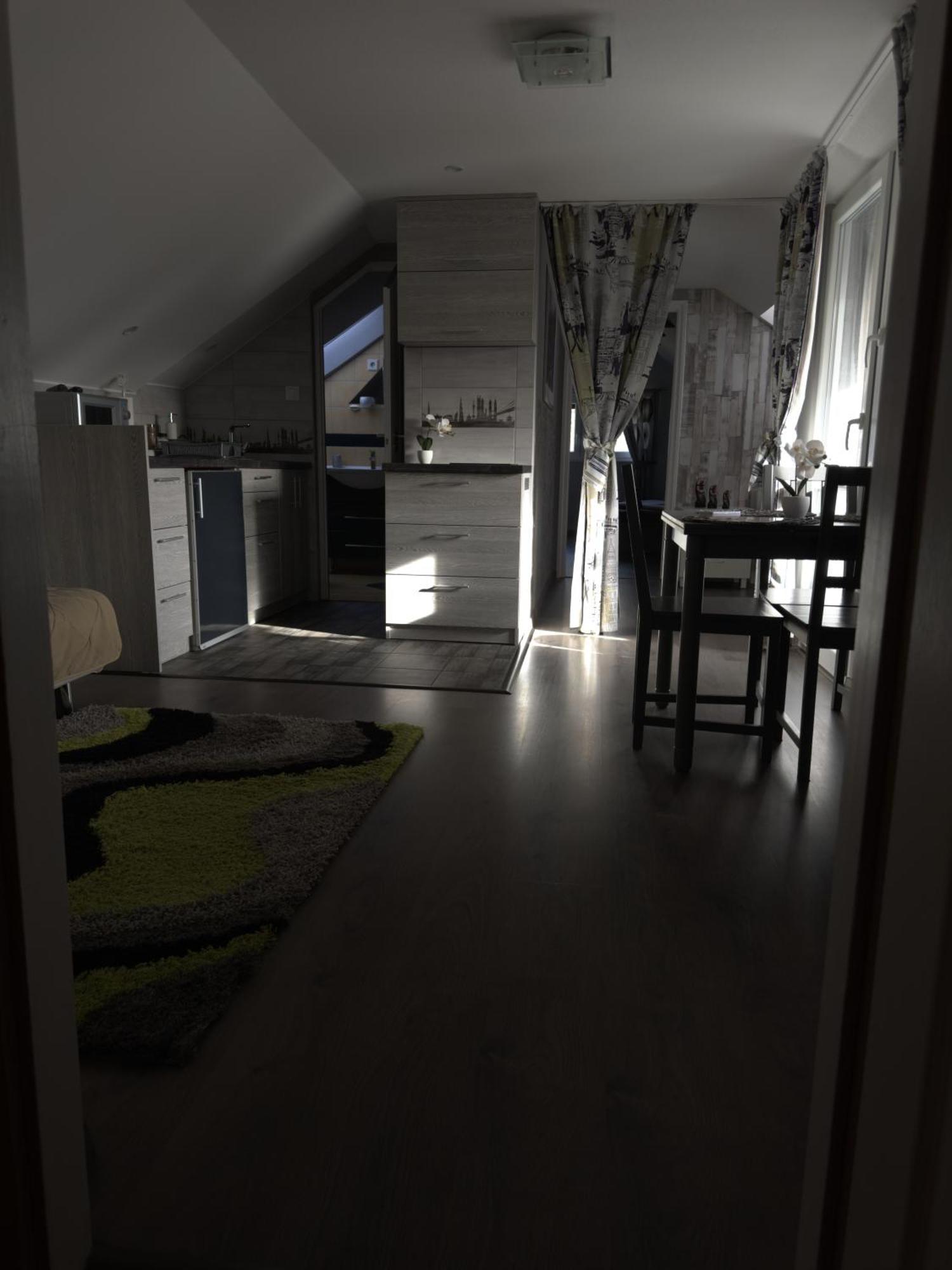 Rozsa Apartman Alsóörs Værelse billede