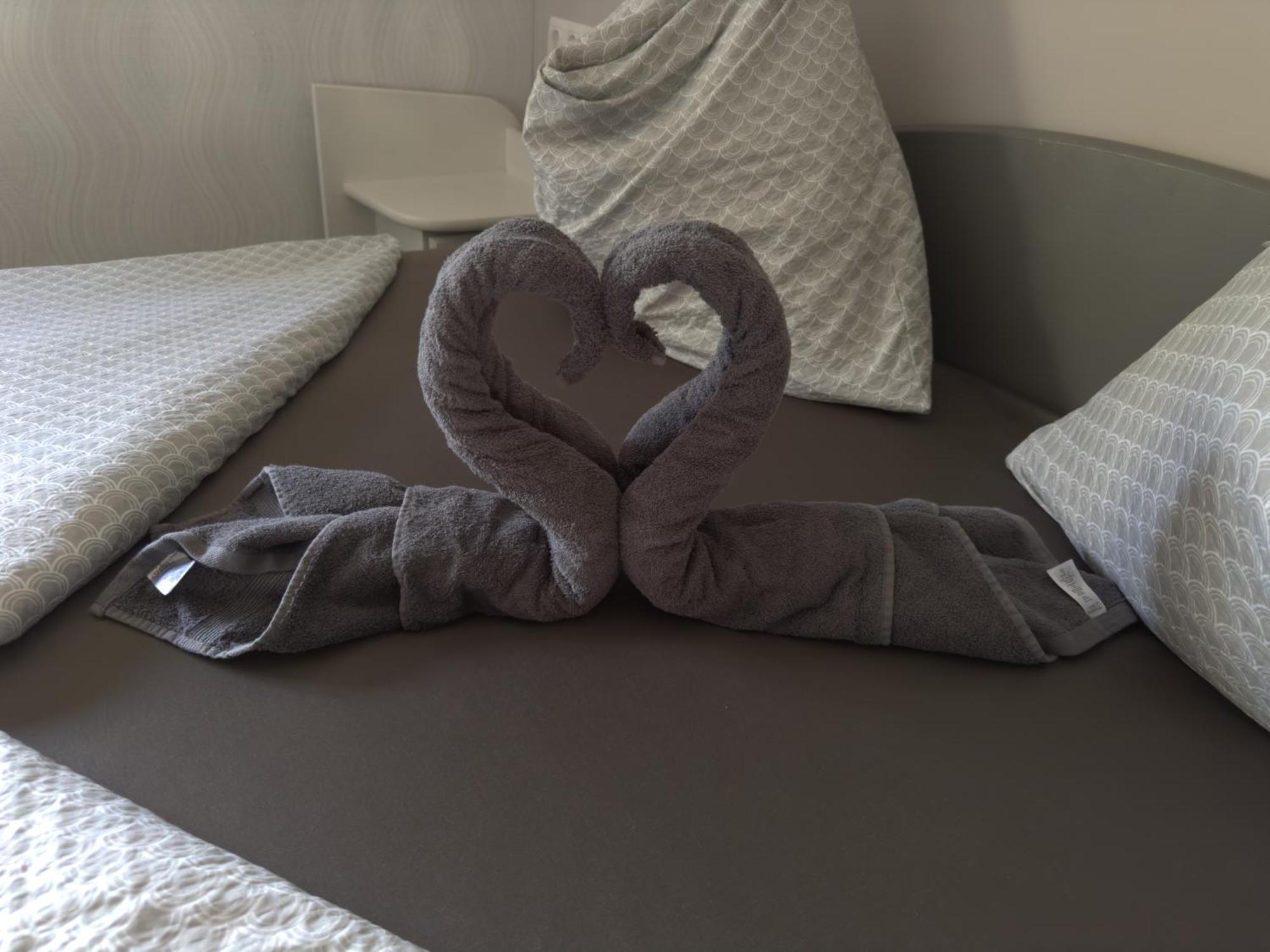 Rozsa Apartman Alsóörs Værelse billede
